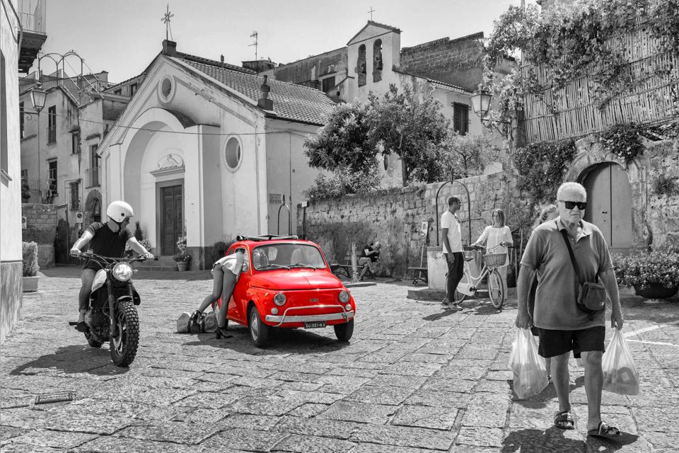 Piazza Italia red