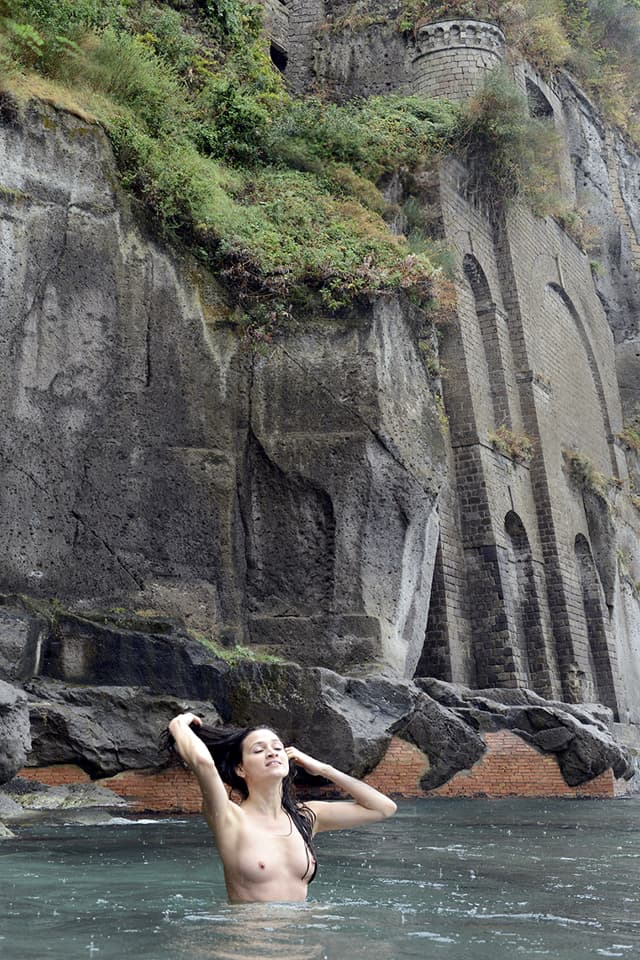 Bathing under the rain 
